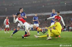 开云平台-阿森纳门将神勇表现，击败西汉姆联