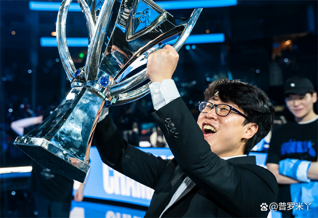 DRX险胜NS,Deft开启传奇时刻四强赛3:0(北京) DRX险胜NS,Deft开启传奇时刻四强赛3:0(北京)