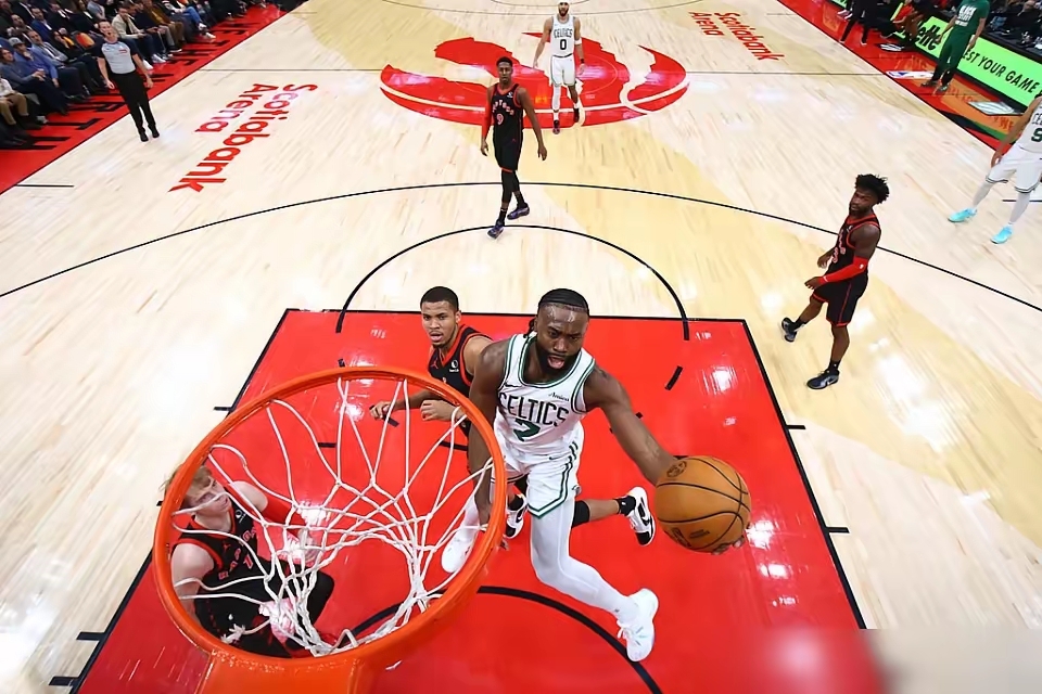 猛龙翻盘凯尔特人,汉密尔顿绝境逆转的简单介绍 猛龙翻盘凯尔特人,汉密尔顿绝境逆转的简单介绍