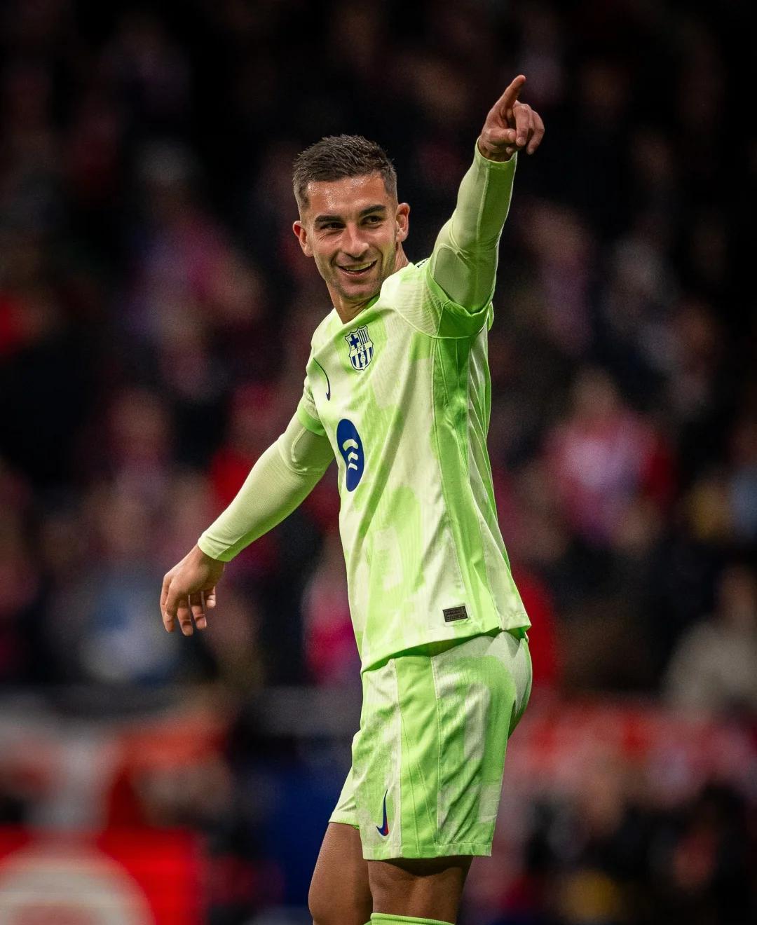 包含瑞士翻盘墨西哥,莱万送出助攻的词条 包含瑞士翻盘墨西哥,莱万送出助攻的词条