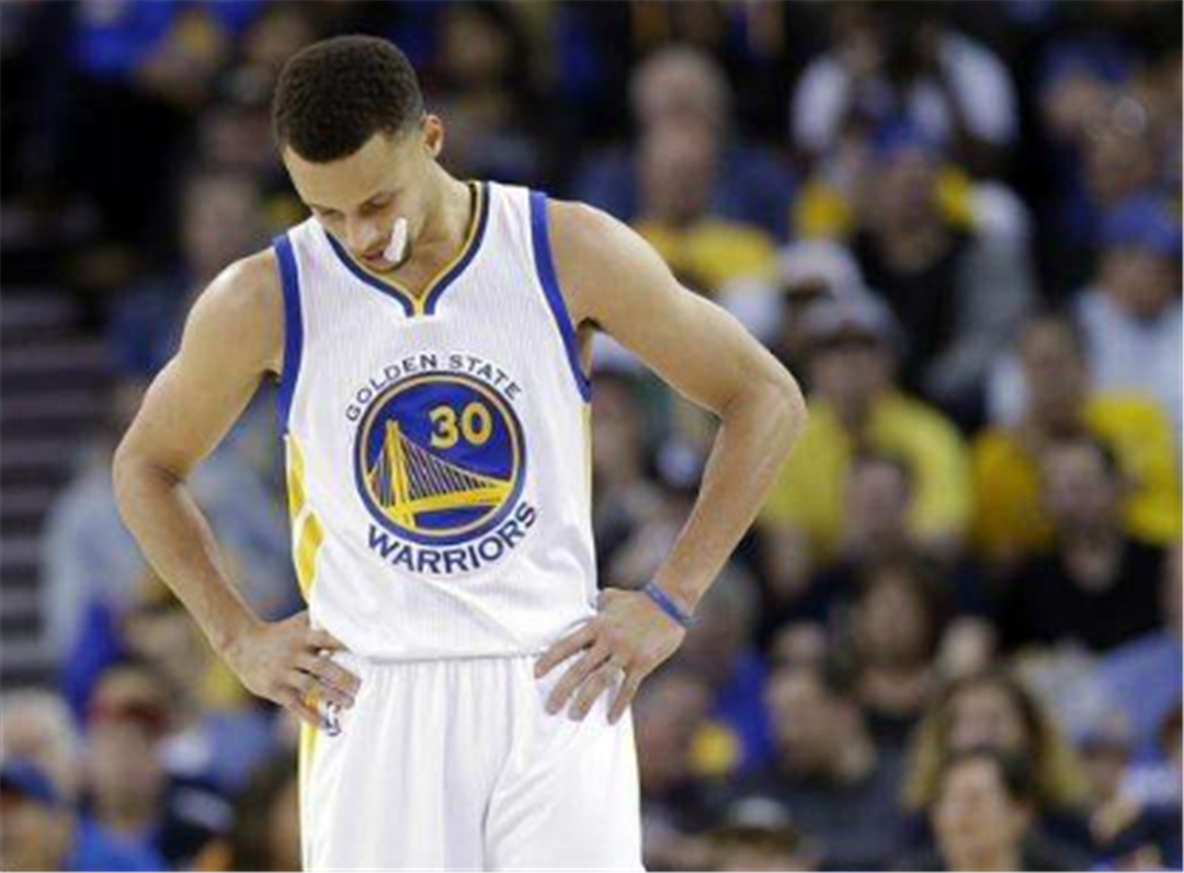 连胜势头难挡！冰球豪取十连胜的简单介绍