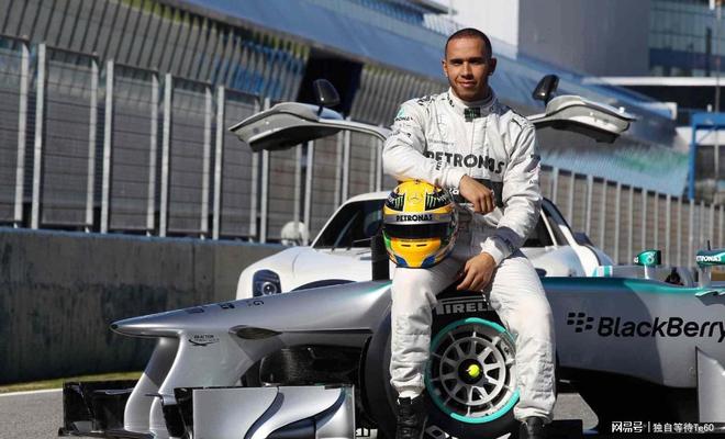 雷诺车队险胜梅赛德斯，汉密尔顿扛起全队